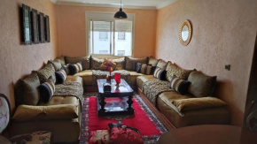 Bel appartement à Riad tanger, ayant acces à la foret et tout près de la plage, idéale pour les familles